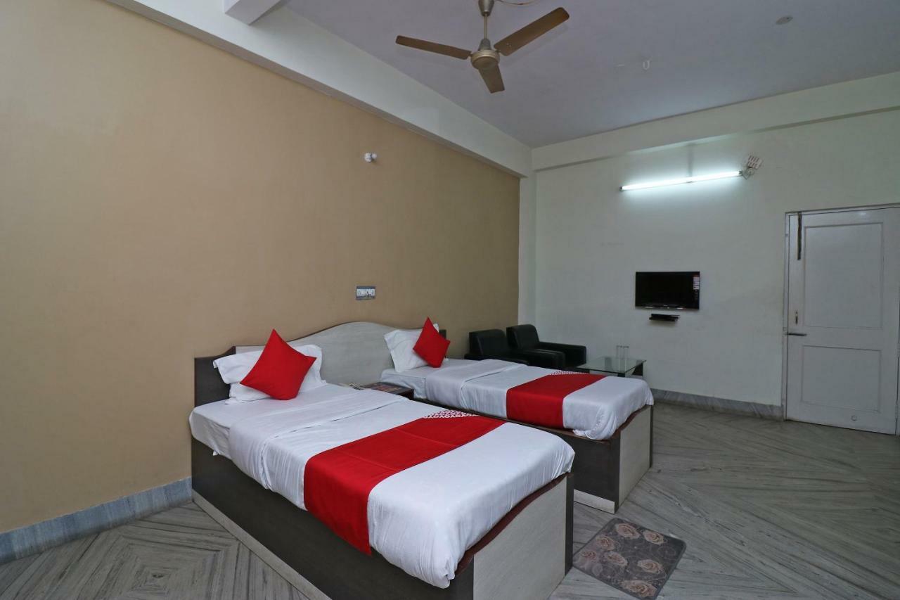Oyo 37989 Hotel Debarshi Bankura Екстер'єр фото