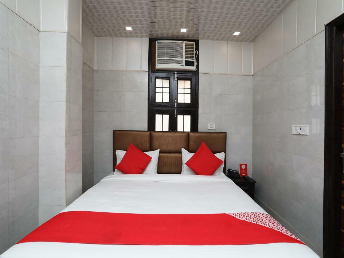Oyo 37989 Hotel Debarshi Bankura Екстер'єр фото